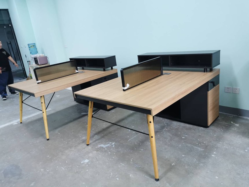 上海中宸办公家具品牌，批量定制采购职员办公桌椅靠谱厂家直销